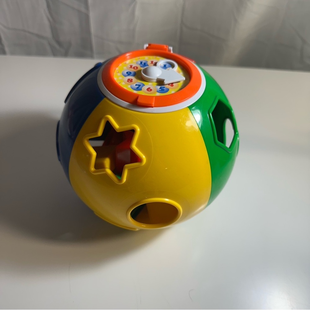 Blue Box Toys Colorful Shape Sorting Ball Toy
